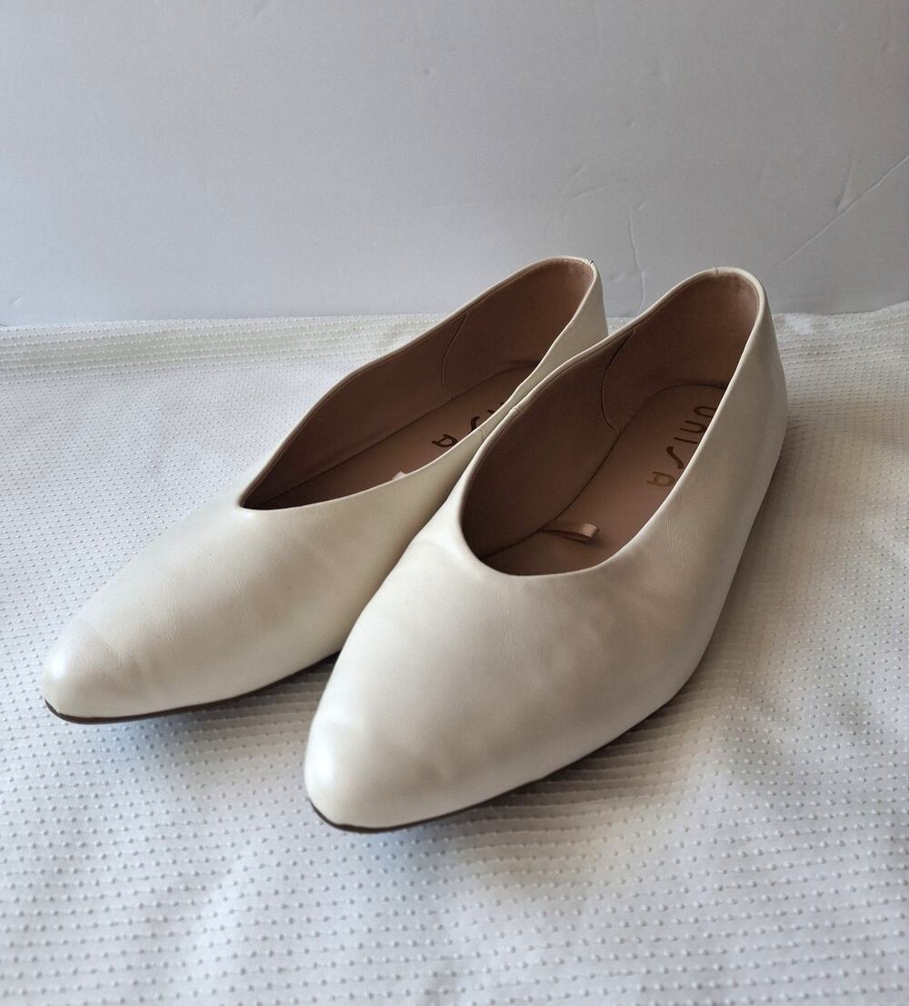 Unisa Unmadia-R White V-Neck High Vamp Pointed Toe Glove Flats Shoes Size 10M
